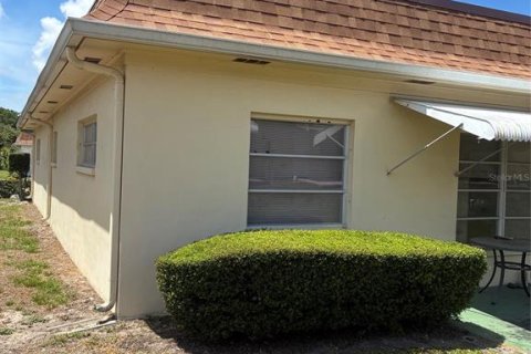 House in Clearwater, Florida 2 bedrooms, 141.86 sq.m. № 2227276 - photo 4