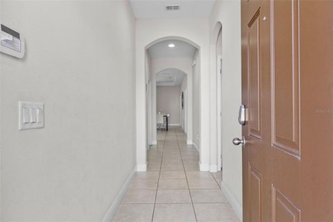 House in Haines City, Florida 4 bedrooms, 138.42 sq.m. № 2105111 - photo 3