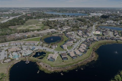 House in Haines City, Florida 4 bedrooms, 138.42 sq.m. № 2105111 - photo 25