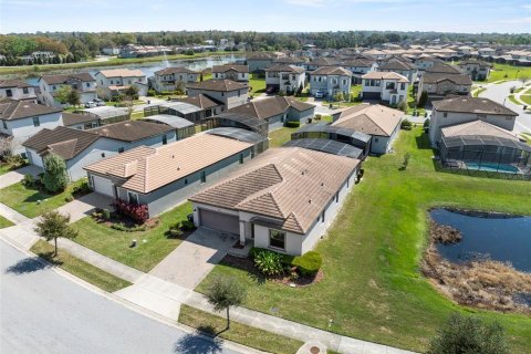 House in Haines City, Florida 4 bedrooms, 138.42 sq.m. № 2105111 - photo 22