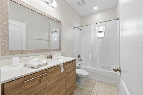 House in Haines City, Florida 4 bedrooms, 138.42 sq.m. № 2105111 - photo 15