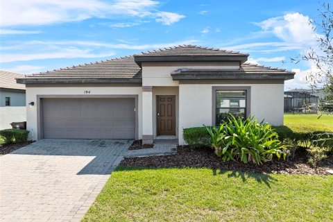 House in Haines City, Florida 4 bedrooms, 138.42 sq.m. № 2105111 - photo 2