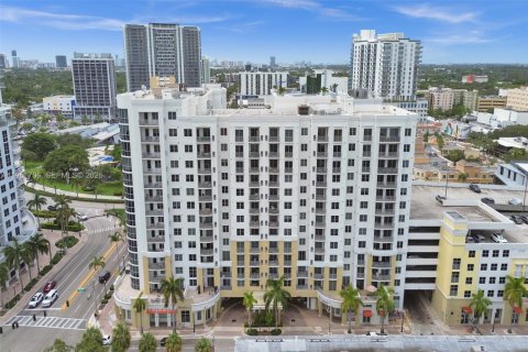 Condominio en venta en Hollywood, Florida, 1 dormitorio, 87.24 m2 № 2007435 - foto 28