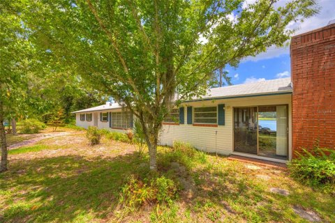 House in DeLand, Florida 5 bedrooms, 255.67 sq.m. № 2223041 - photo 3