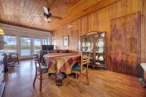House in DeLand, Florida 5 bedrooms, 255.67 sq.m. № 2223041 - photo 25