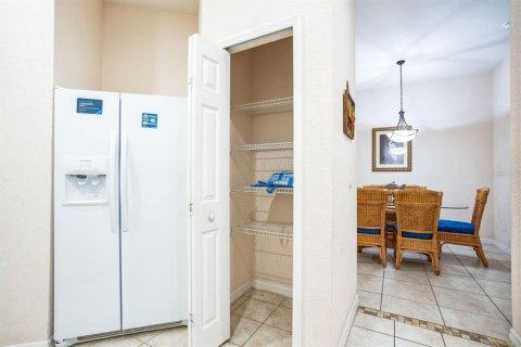 Condo in Davenport, Florida, 2 bedrooms  № 1912876 - photo 23
