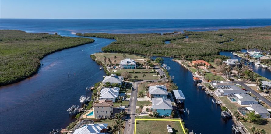 Land in Punta Gorda, Florida № 1429148