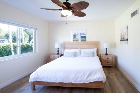 Propiedad comercial en venta en Dania Beach, Florida, 272.2 m2 № 1973554 - foto 21