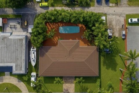 Propiedad comercial en venta en Dania Beach, Florida, 272.2 m2 № 1973554 - foto 30