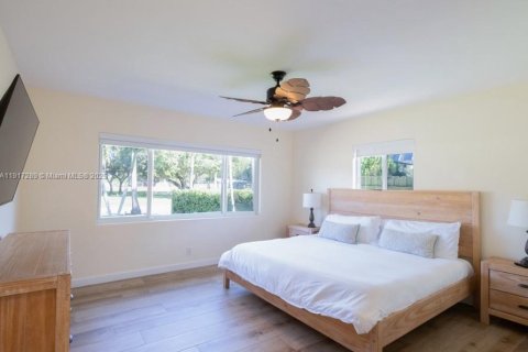 Propiedad comercial en venta en Dania Beach, Florida, 272.2 m2 № 1973554 - foto 8