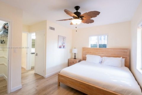 Propiedad comercial en venta en Dania Beach, Florida, 272.2 m2 № 1973554 - foto 22