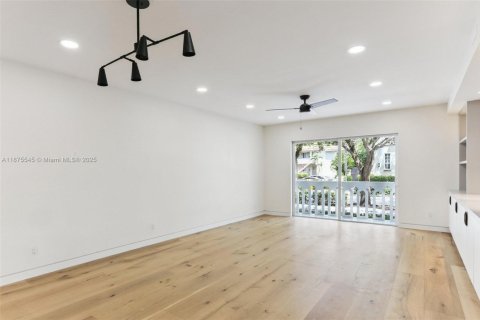 Condominio en venta en Coral Gables, Florida, 2 dormitorios, 113.43 m2 № 1920565 - foto 8