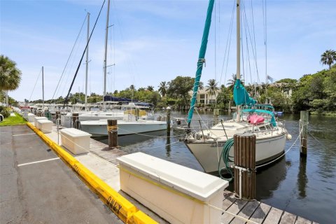 Condominio en venta en Coral Gables, Florida, 2 dormitorios, 113.43 m2 № 1920565 - foto 19