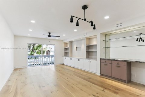 Condominio en venta en Coral Gables, Florida, 2 dormitorios, 113.43 m2 № 1920565 - foto 5