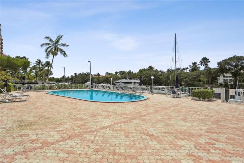 Condominio en venta en Coral Gables, Florida, 2 dormitorios, 113.43 m2 № 1920565 - foto 18