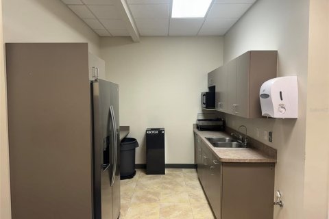 Commercial property in Gainesville, Florida 238.76 sq.m. № 2381329 - photo 9