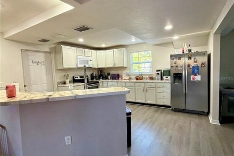 Villa ou maison à vendre à Bradenton, Floride: 4 chambres, 160.54 m2 № 2418637 - photo 5