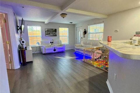 Villa ou maison à vendre à Bradenton, Floride: 4 chambres, 160.54 m2 № 2418637 - photo 4