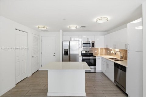 Apartamento en alquiler en Hollywood, Florida, 1 dormitorio, 62.43 m2 № 2273942 - foto 9