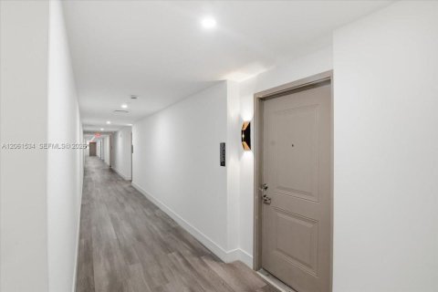 Apartamento en alquiler en Hollywood, Florida, 1 dormitorio, 62.43 m2 № 2273942 - foto 5