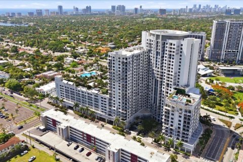 Apartamento en alquiler en Hollywood, Florida, 1 dormitorio, 62.43 m2 № 2273942 - foto 4