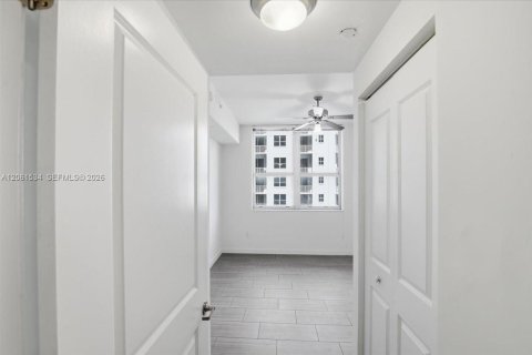 Apartamento en alquiler en Hollywood, Florida, 1 dormitorio, 62.43 m2 № 2273942 - foto 16
