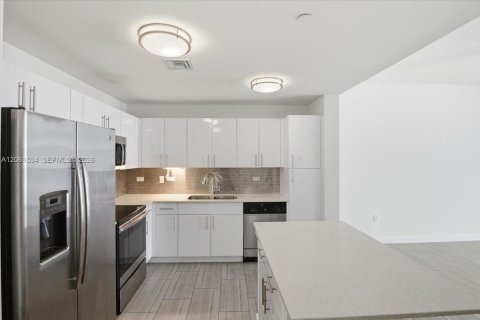 Apartamento en alquiler en Hollywood, Florida, 1 dormitorio, 62.43 m2 № 2273942 - foto 7