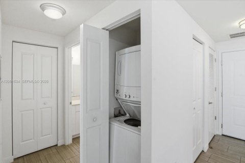 Apartamento en alquiler en Hollywood, Florida, 1 dormitorio, 62.43 m2 № 2273942 - foto 13