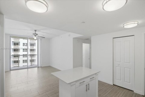 Apartamento en alquiler en Hollywood, Florida, 1 dormitorio, 62.43 m2 № 2273942 - foto 10