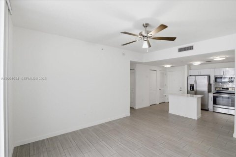 Apartamento en alquiler en Hollywood, Florida, 1 dormitorio, 62.43 m2 № 2273942 - foto 12