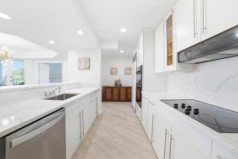 Condo in Boca Raton, Florida, 2 bedrooms № 2191781 - photo 20