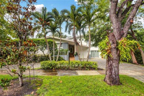 Casa en venta en Miami, Florida, 4 dormitorios, 347.55 m2 № 2032988 - foto 2