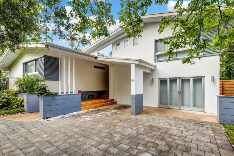 Casa en Miami, Florida 4 dormitorios, 347.55 m2 № 2032988