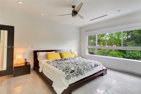 Casa en venta en Miami, Florida, 4 dormitorios, 347.55 m2 № 2032988 - foto 20