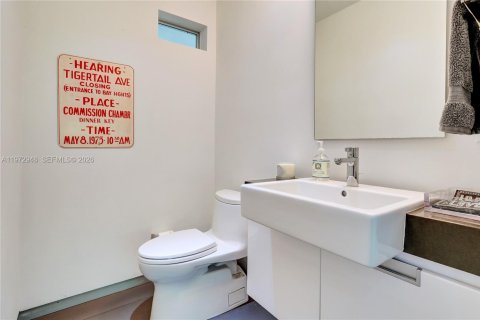 Casa en venta en Miami, Florida, 4 dormitorios, 347.55 m2 № 2032988 - foto 19