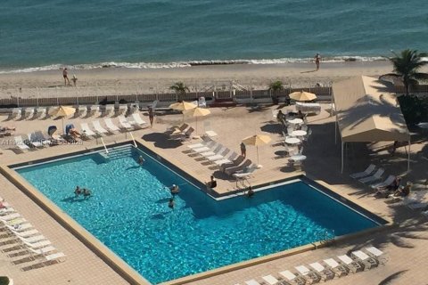 Copropriété à louer à Hollywood, Floride: 2 chambres, 126.35 m2 № 2023948 - photo 20