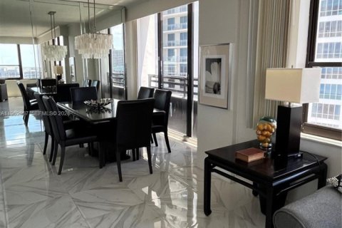 Copropriété à louer à Hollywood, Floride: 2 chambres, 126.35 m2 № 2023948 - photo 6