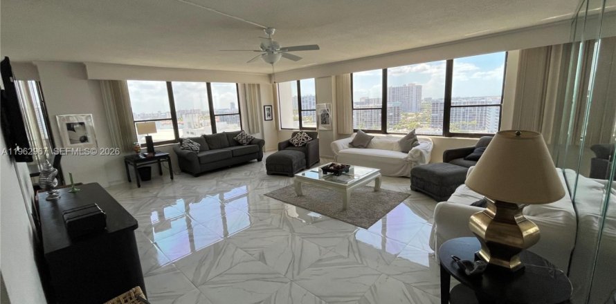 Condo à Hollywood, Floride, 2 chambres  № 2023948
