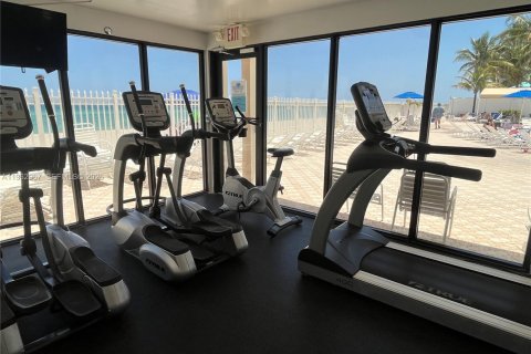 Copropriété à louer à Hollywood, Floride: 2 chambres, 126.35 m2 № 2023948 - photo 26