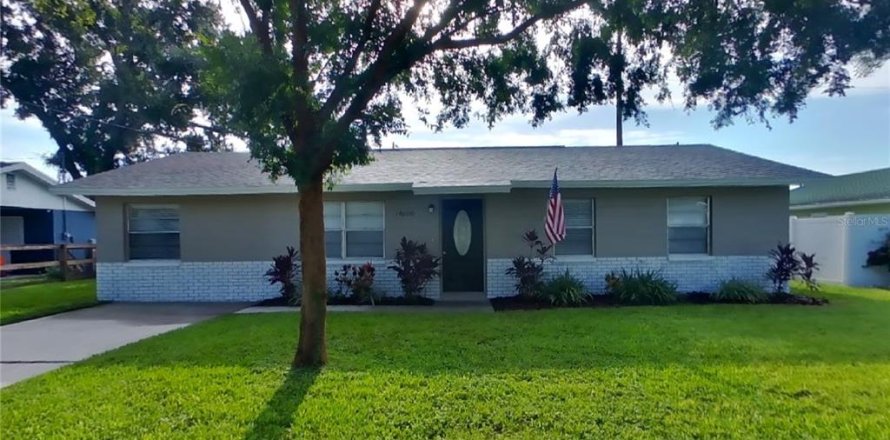 Casa en Dade City, Florida 4 dormitorios, 108.14 m2 № 1884030