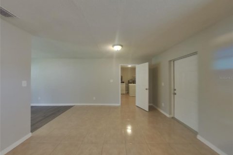 House in Dade City, Florida 4 bedrooms, 108.14 sq.m. № 1884030 - photo 5