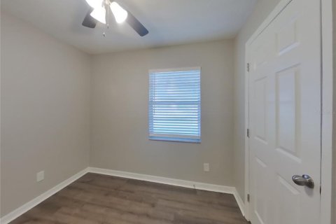 House in Dade City, Florida 4 bedrooms, 108.14 sq.m. № 1884030 - photo 15