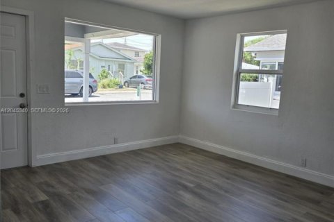 Villa ou maison à vendre à West Palm Beach, Floride: 2 chambres, 80.82 m2 № 2267816 - photo 8