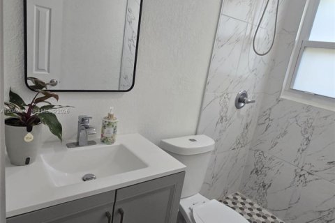 Villa ou maison à vendre à West Palm Beach, Floride: 2 chambres, 80.82 m2 № 2267816 - photo 14