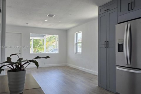 Villa ou maison à vendre à West Palm Beach, Floride: 2 chambres, 80.82 m2 № 2267816 - photo 26