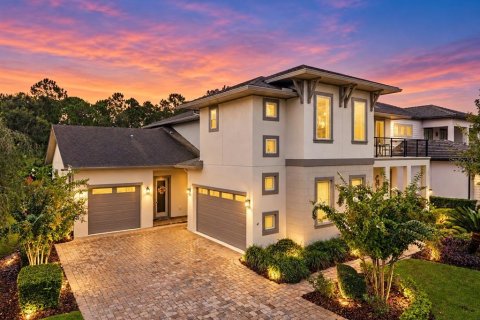 House in Orlando, Florida 4 bedrooms, 387.22 sq.m. № 2347515