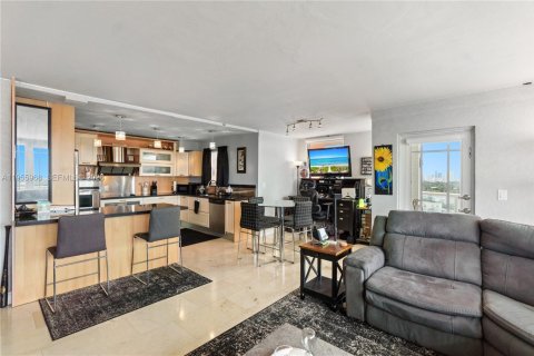 Купить кондоминиум в Майами, Флорида 2 спальни, 105.91м2, № 2090782 - фото 6