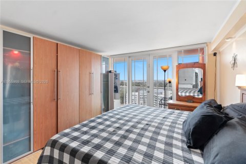 Купить кондоминиум в Майами, Флорида 2 спальни, 105.91м2, № 2090782 - фото 15