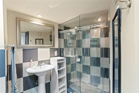 Купить кондоминиум в Майами, Флорида 2 спальни, 105.91м2, № 2090782 - фото 23