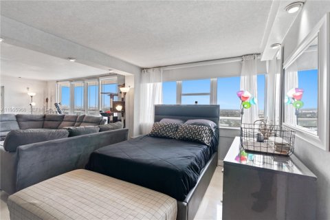 Купить кондоминиум в Майами, Флорида 2 спальни, 105.91м2, № 2090782 - фото 22
